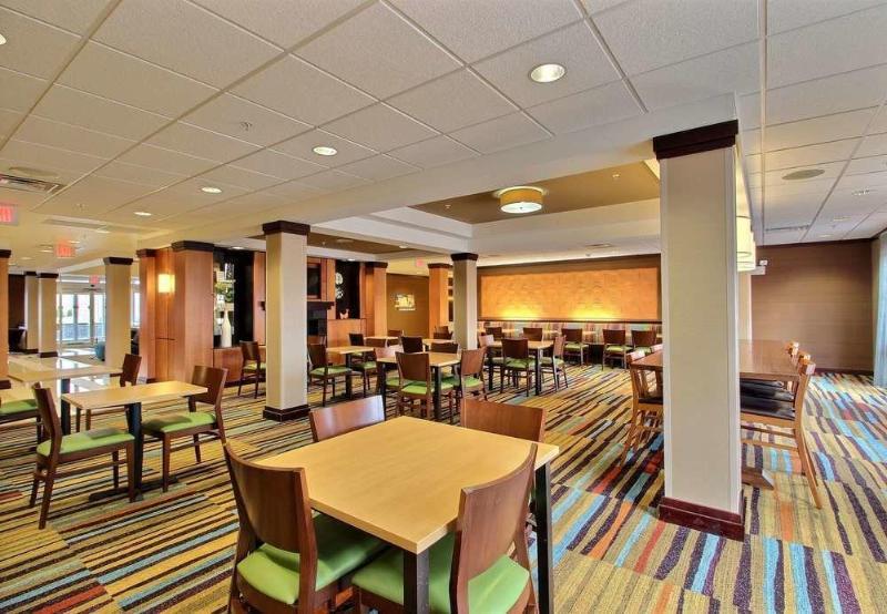 Fairfield Inn & Suites By Marriott Milwaukee Airport Oak Creek Exterior photo
