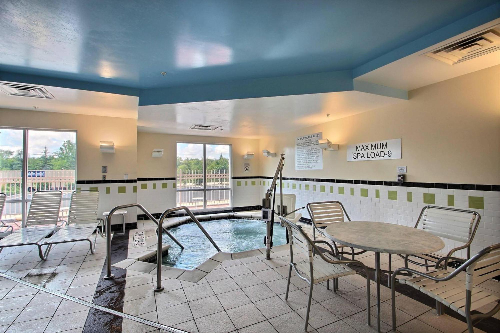 Fairfield Inn & Suites By Marriott Milwaukee Airport Oak Creek Exterior photo