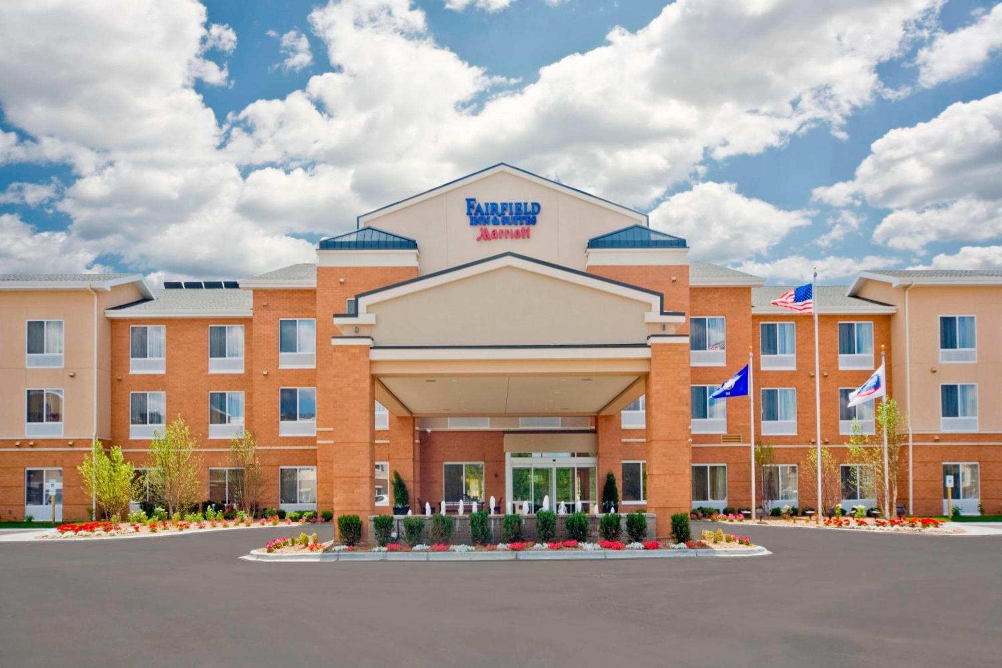 Fairfield Inn & Suites By Marriott Milwaukee Airport Oak Creek Exterior photo