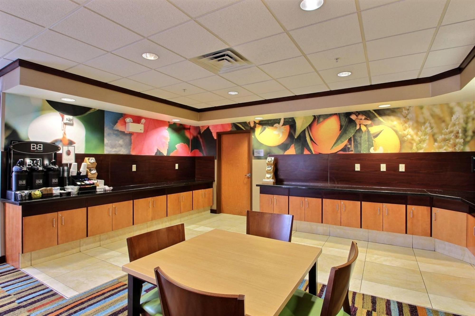 Fairfield Inn & Suites By Marriott Milwaukee Airport Oak Creek Exterior photo