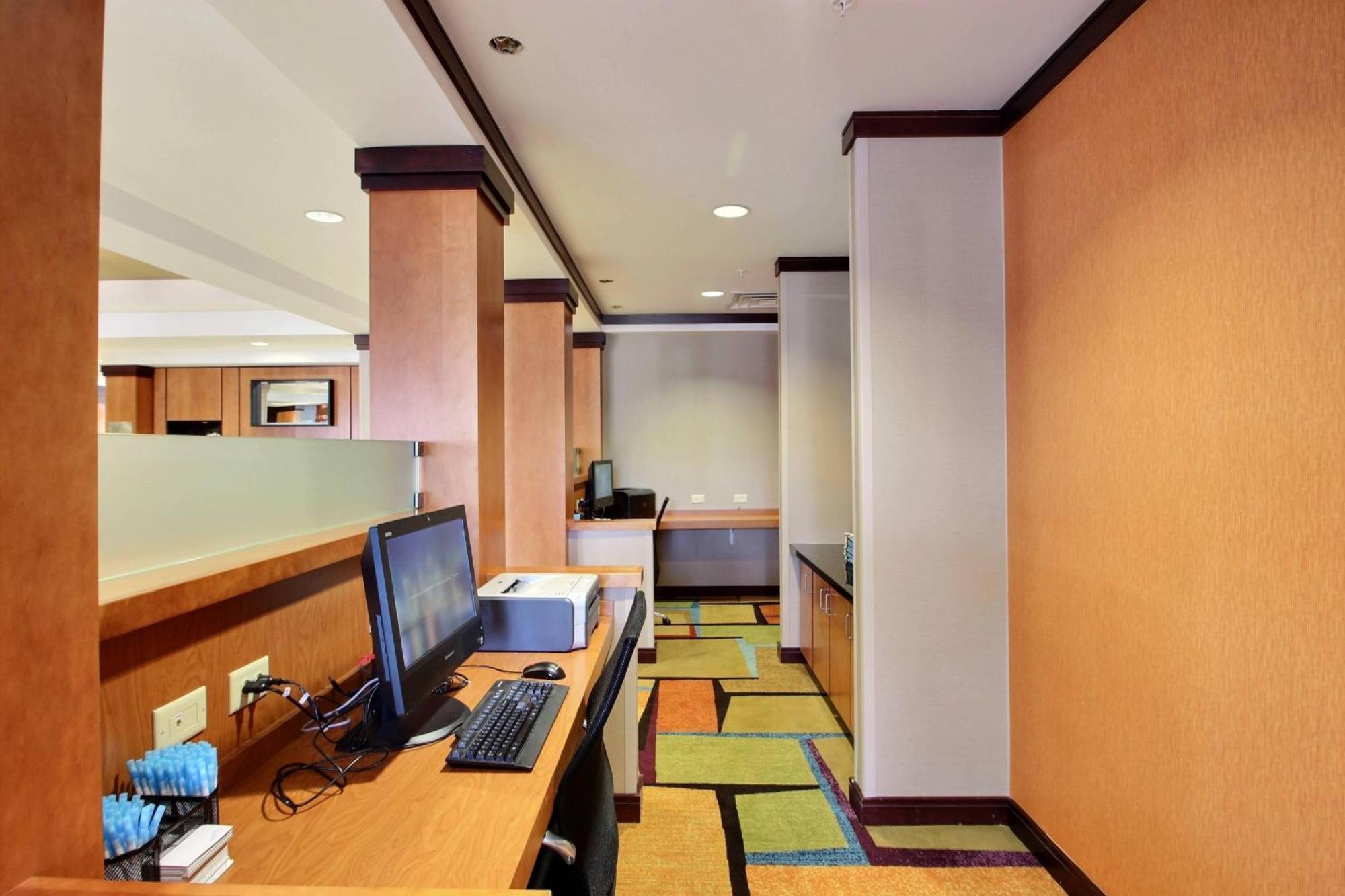 Fairfield Inn & Suites By Marriott Milwaukee Airport Oak Creek Exterior photo