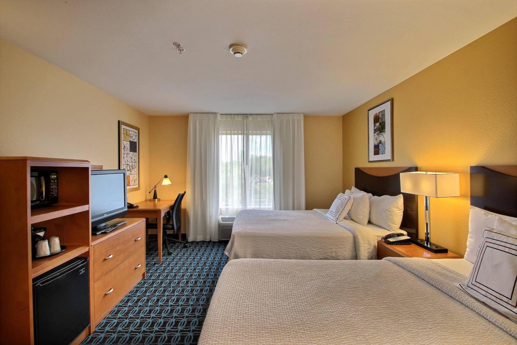 Fairfield Inn & Suites By Marriott Milwaukee Airport Oak Creek Exterior photo
