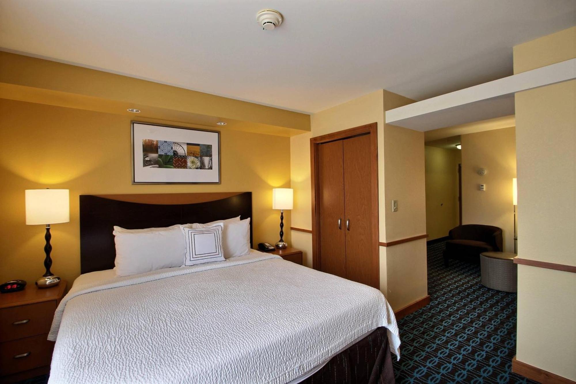 Fairfield Inn & Suites By Marriott Milwaukee Airport Oak Creek Exterior photo